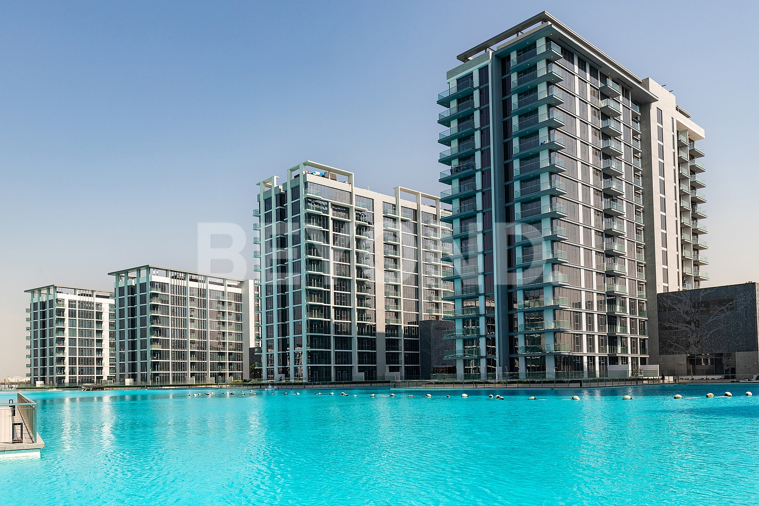 District One - стильные апартаменты у пляжа с голубой лагуной