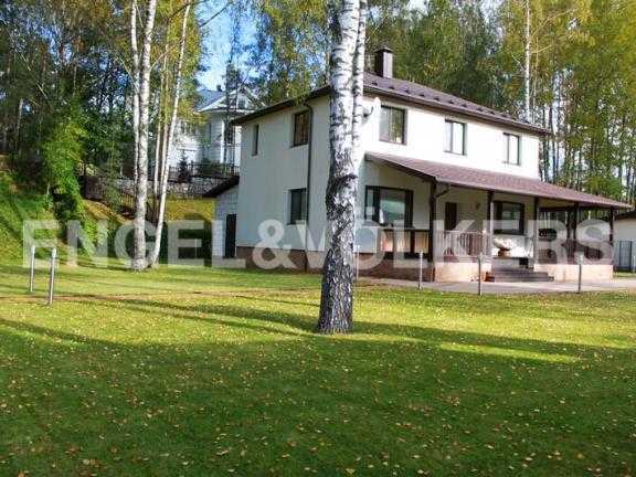 п. осиновая роща-2 - дом с дизайнерским интерьером фото 1