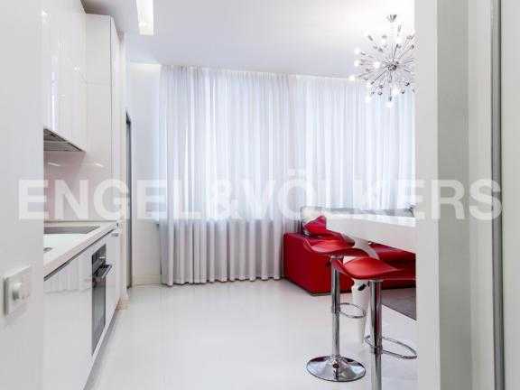 "парадный квартал" - квартира с авторским дизайном фото 1