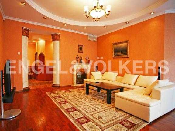 п.с., большой пр., 4 - классика на петроградской стороне фото 1