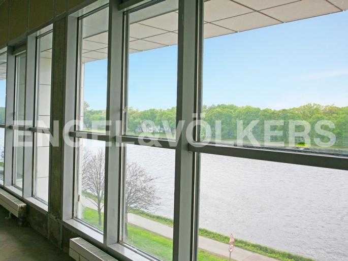 песочная наб., 18 - современный дом с видом на каменный остров фото 1