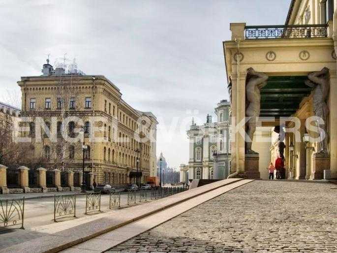 миллионная, 28 - в самом сердце петербурга фото 1