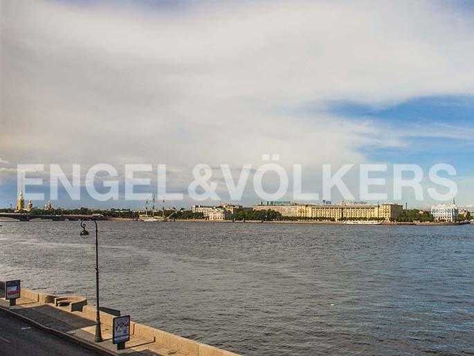 наб. кутузова, 12 - панорамный вид на акваторию невы фото 1