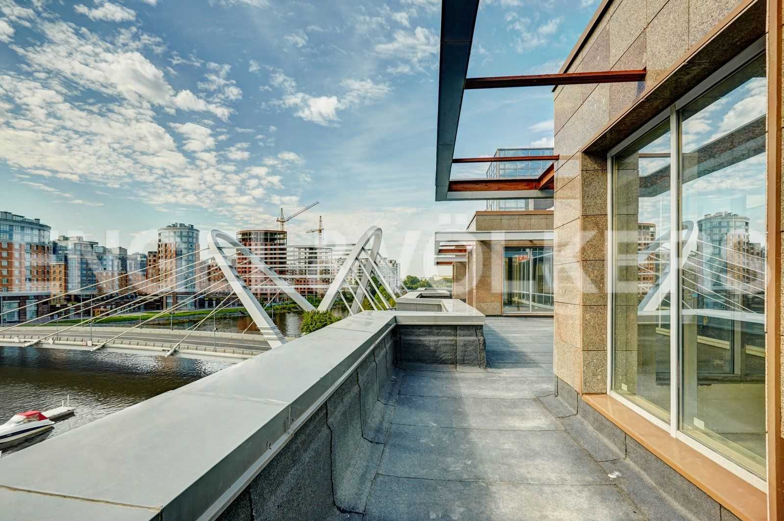 "олимпийская деревня" - пентхаус с видом на воду и просторной террасой фото 1