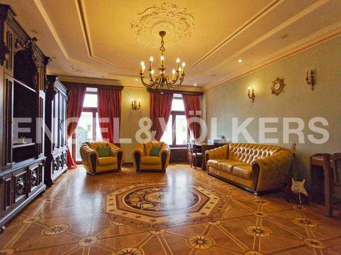 невский, 64 - в центре событий "культурной столицы" фото 1