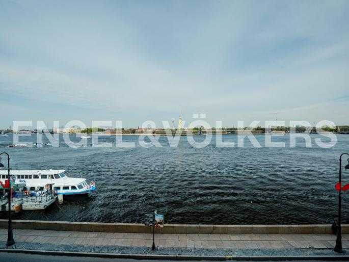 дворцовая наб., 16 - панорама невы и петропавловской крепости фото 1