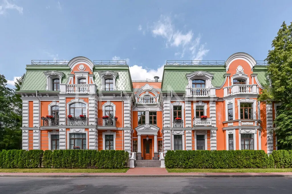 Фасад здания