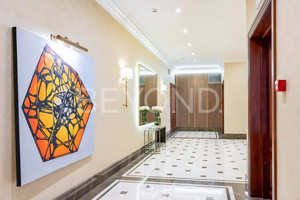 Интерьер холла 2 этаж