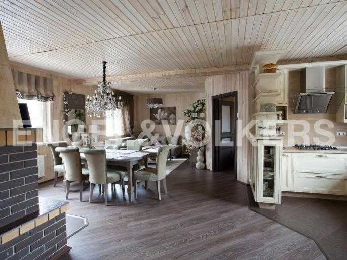 просторный загородный коттедж в поселке лемболово фото 1