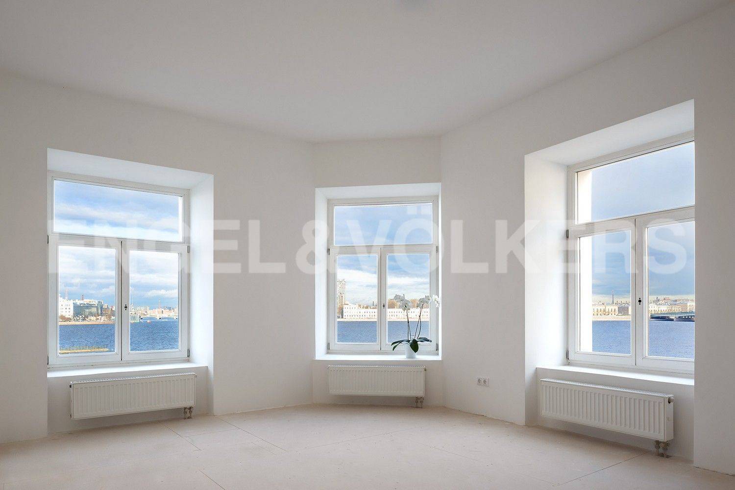 «особняк кушелева-безбородко» - панорамный вид на акваторию р. невы в историческом доме фото 1