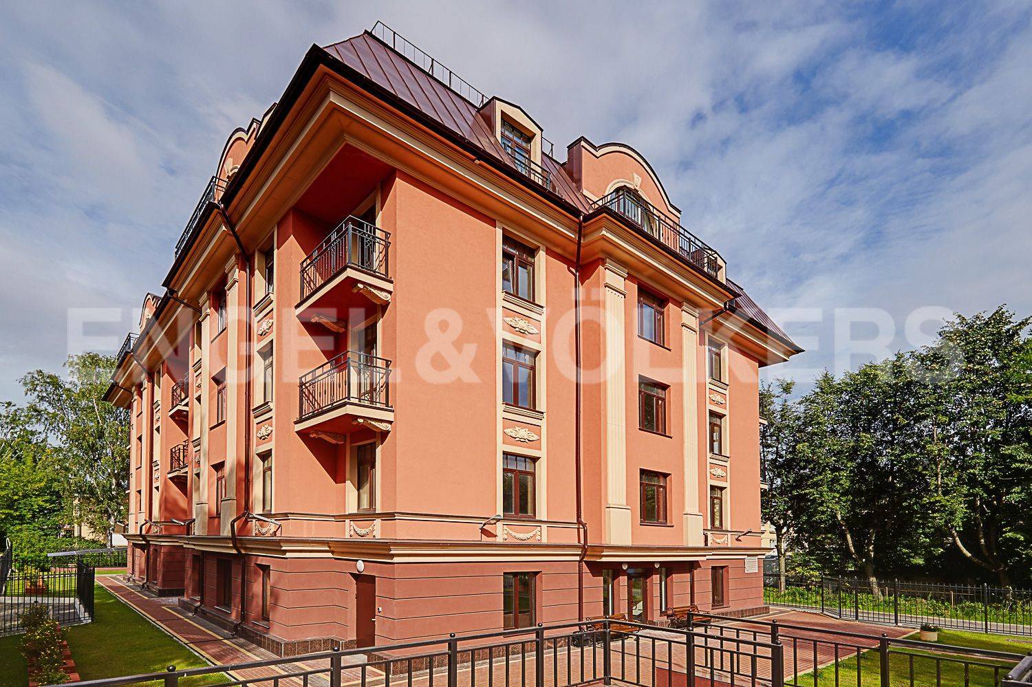 rich’art club – 5-этажный клубный дом в неоклассическом стиле фото 1