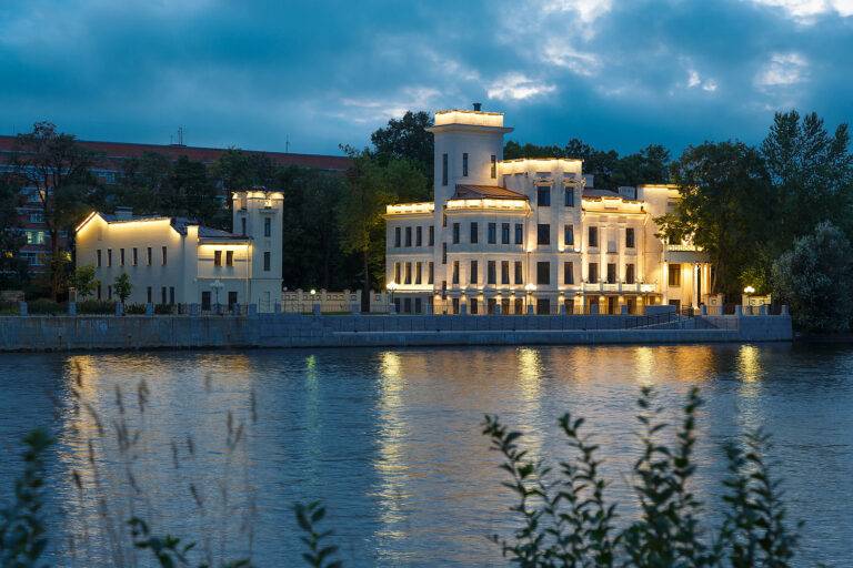 «усадьба а.и. путилова» - резиденция с собственным причалом на м. невке фото 1