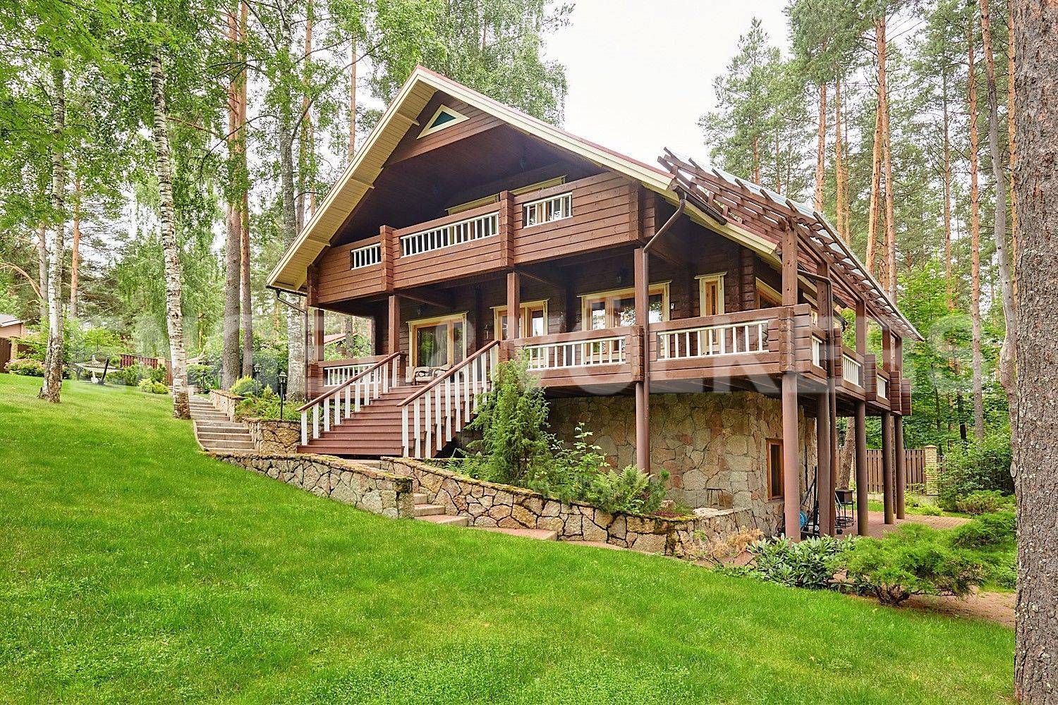 о. суходольское – загородный дом в клубном поселке на лесном участке фото 1