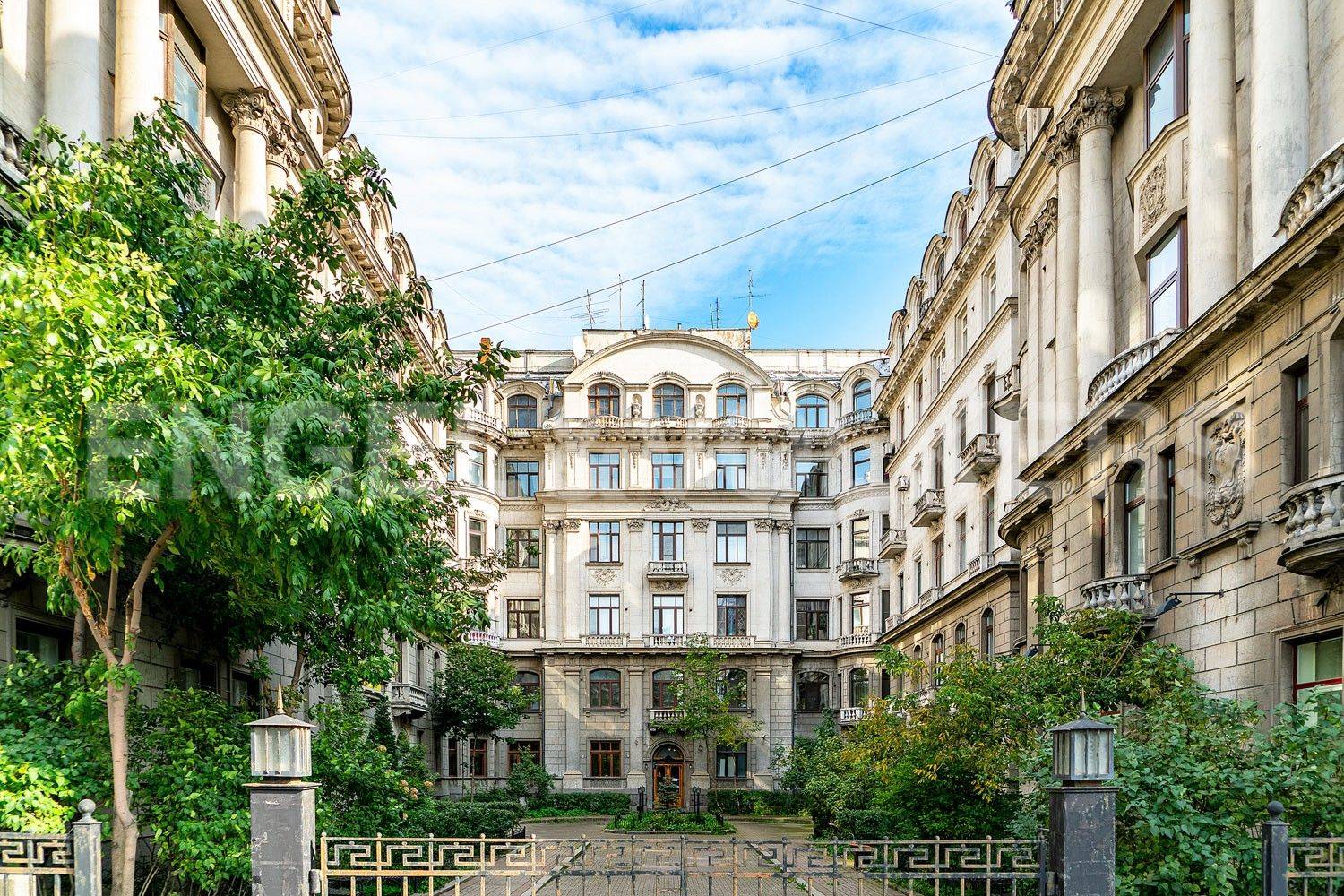 каменноостровский, 73-75 - представительская квартира в историческом доме у каменного острова фото 1