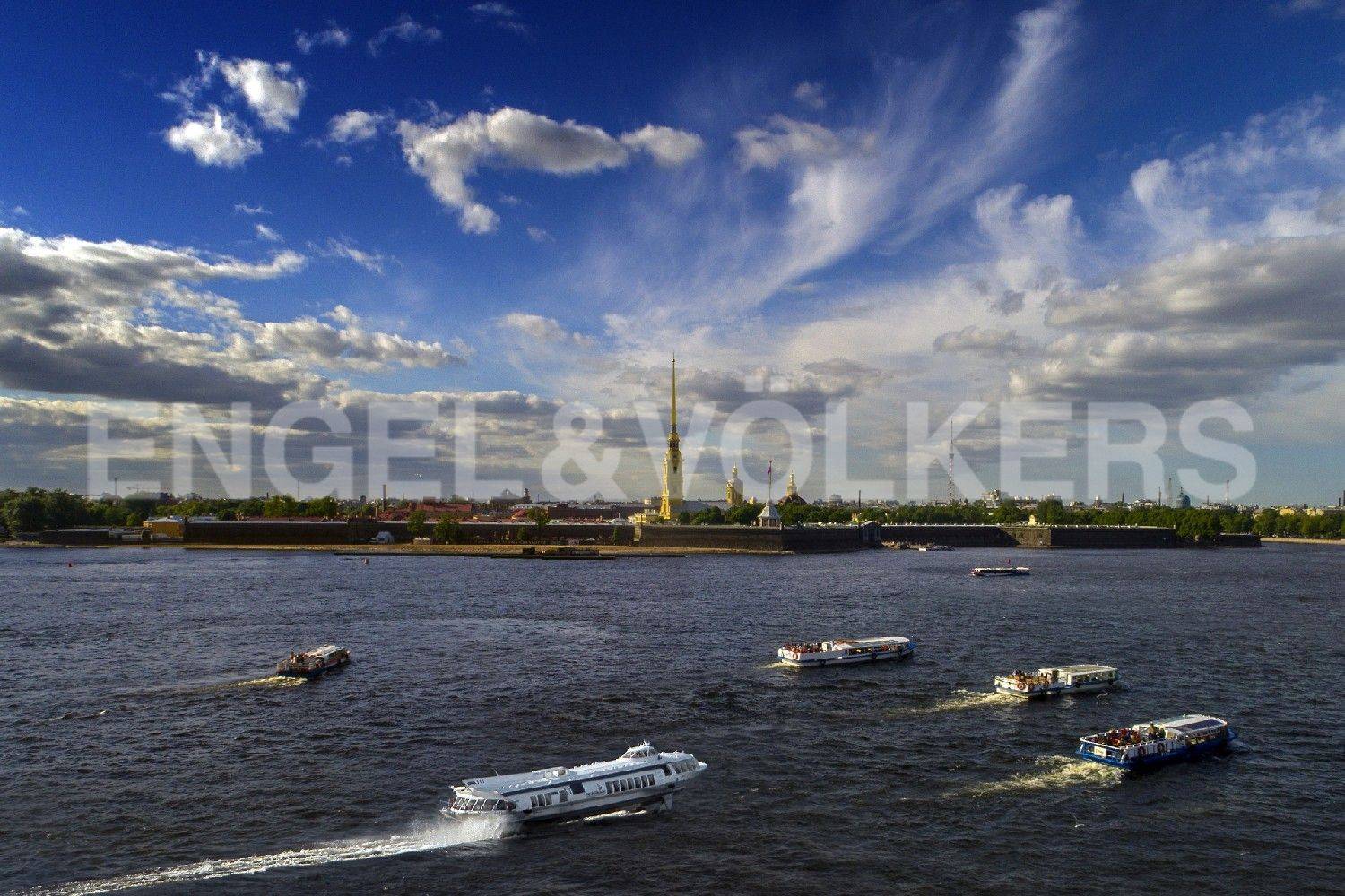 дворцовая наб., 28 – панорама акватории невы у самого эрмитажа фото 1