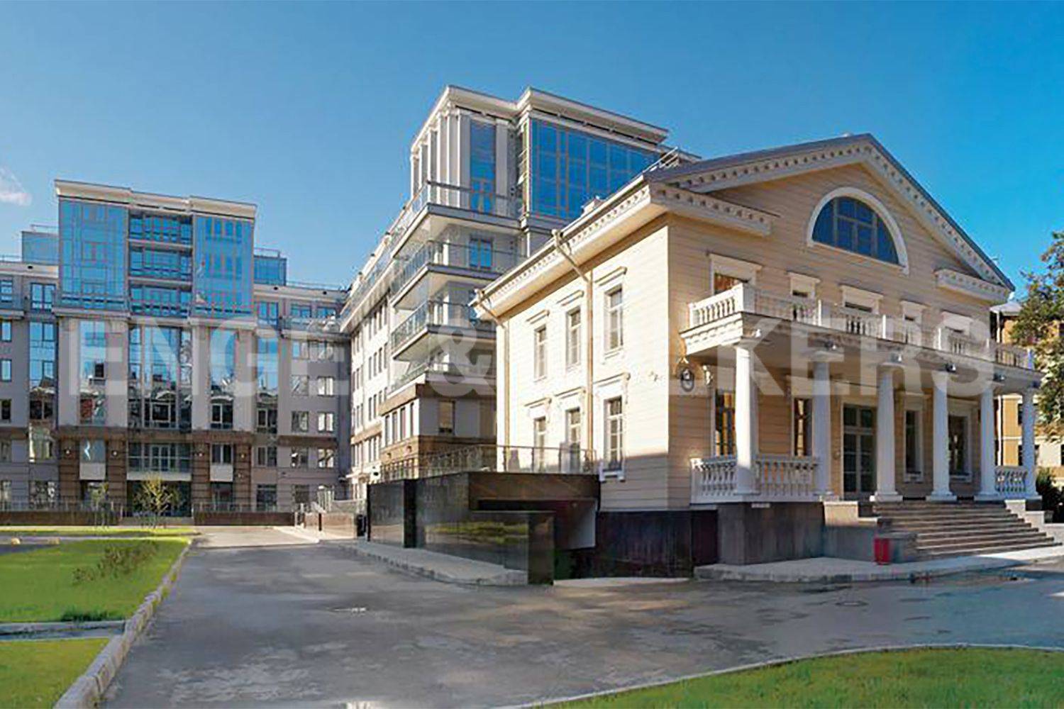 каменноостровский, 62 - современный дом в историческом центре фото 1