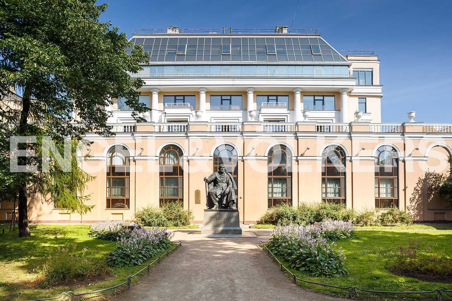 итальянская, 12а – современность в центре петербурга фото 1