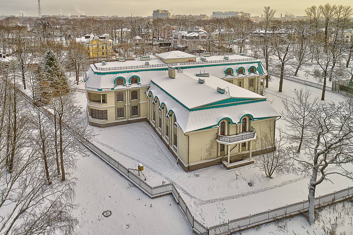 1-я березовая аллея, 24 - резиденция в самом сердце каменного о-ва фото 1