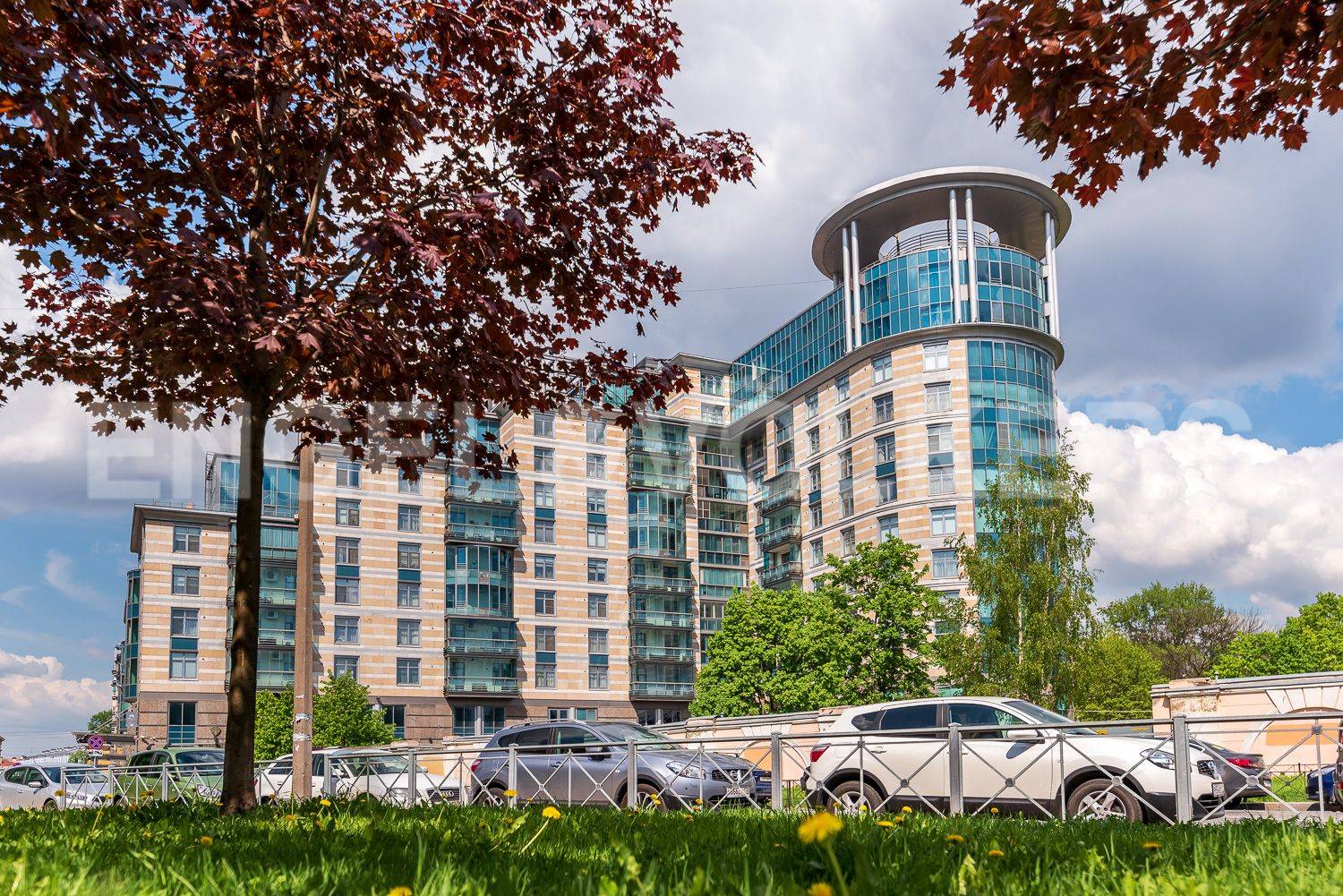 «резиденция на суворовском» - стильный декор с акцентом на смольный собор фото 1