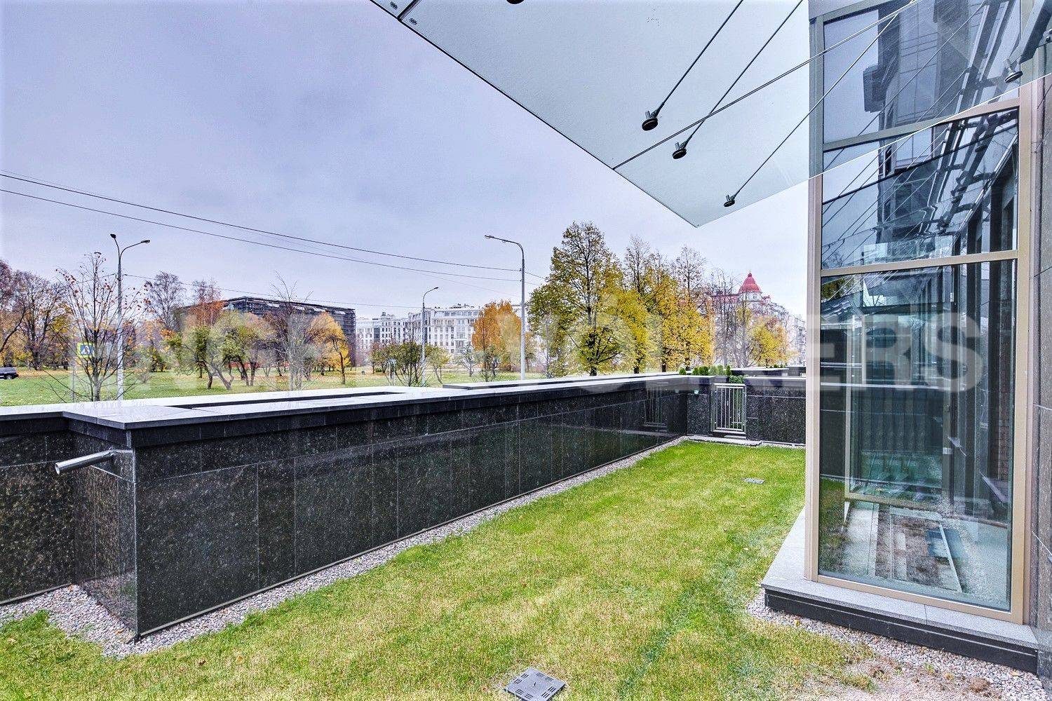 «diadema club house» - квартира с террасой и видом на сквер фото 1