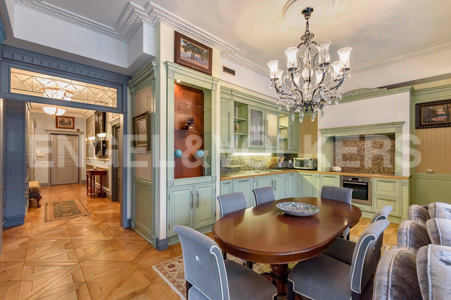 наб. мартынова, 62 –  авторский дизайн и изысканность цвета в «доме у моря» фото 1