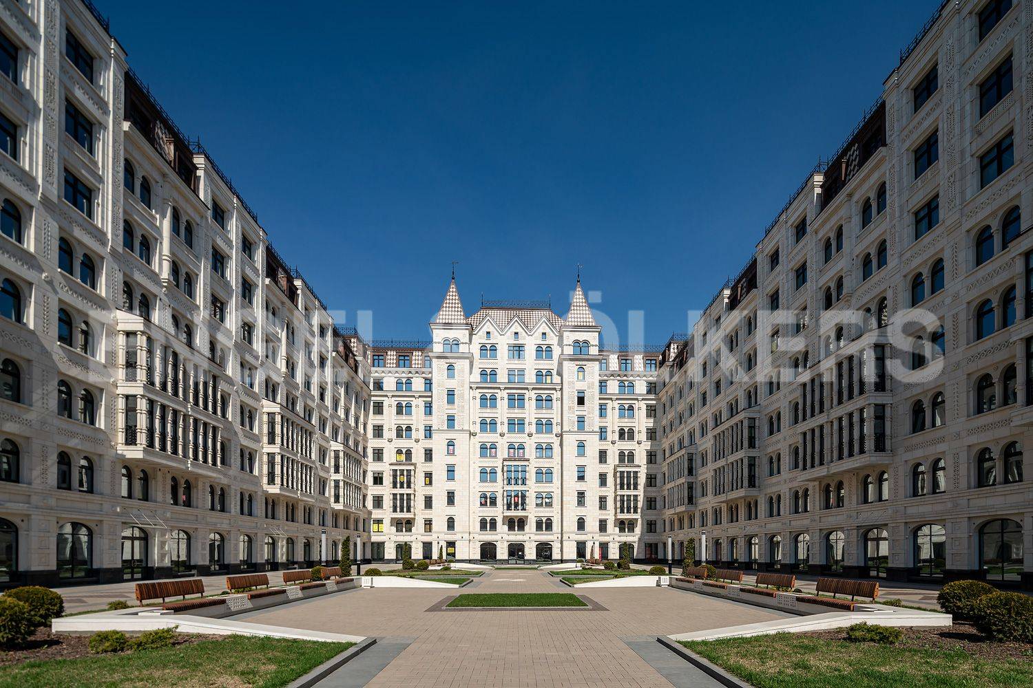 короленко, 5 - квартира с роскошной гостиной в самом центре петербурга фото 1