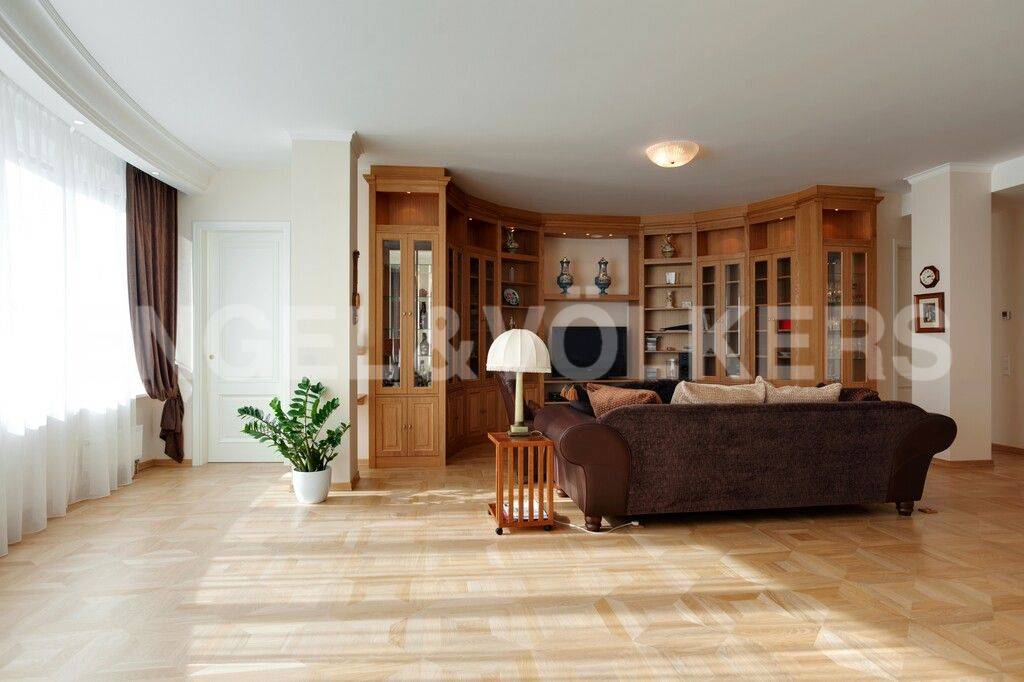 тверская, 1а – авторский дизайн в доме напротив таврического сада фото 1