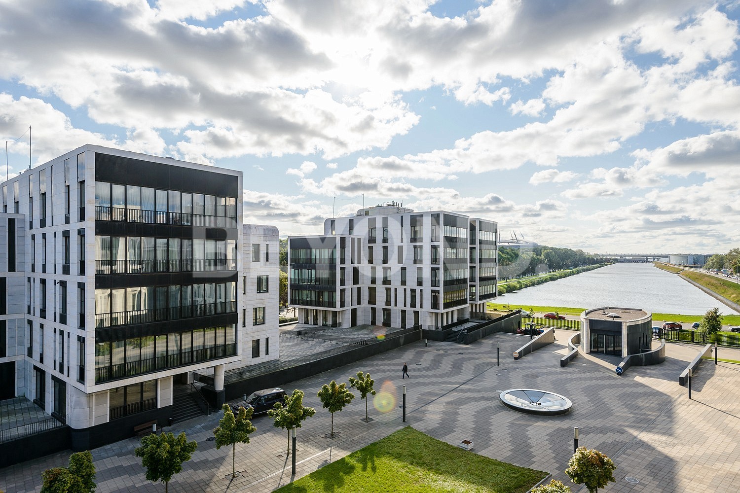 «дом у моря» – стильный дизайн в окружении парков фото 3