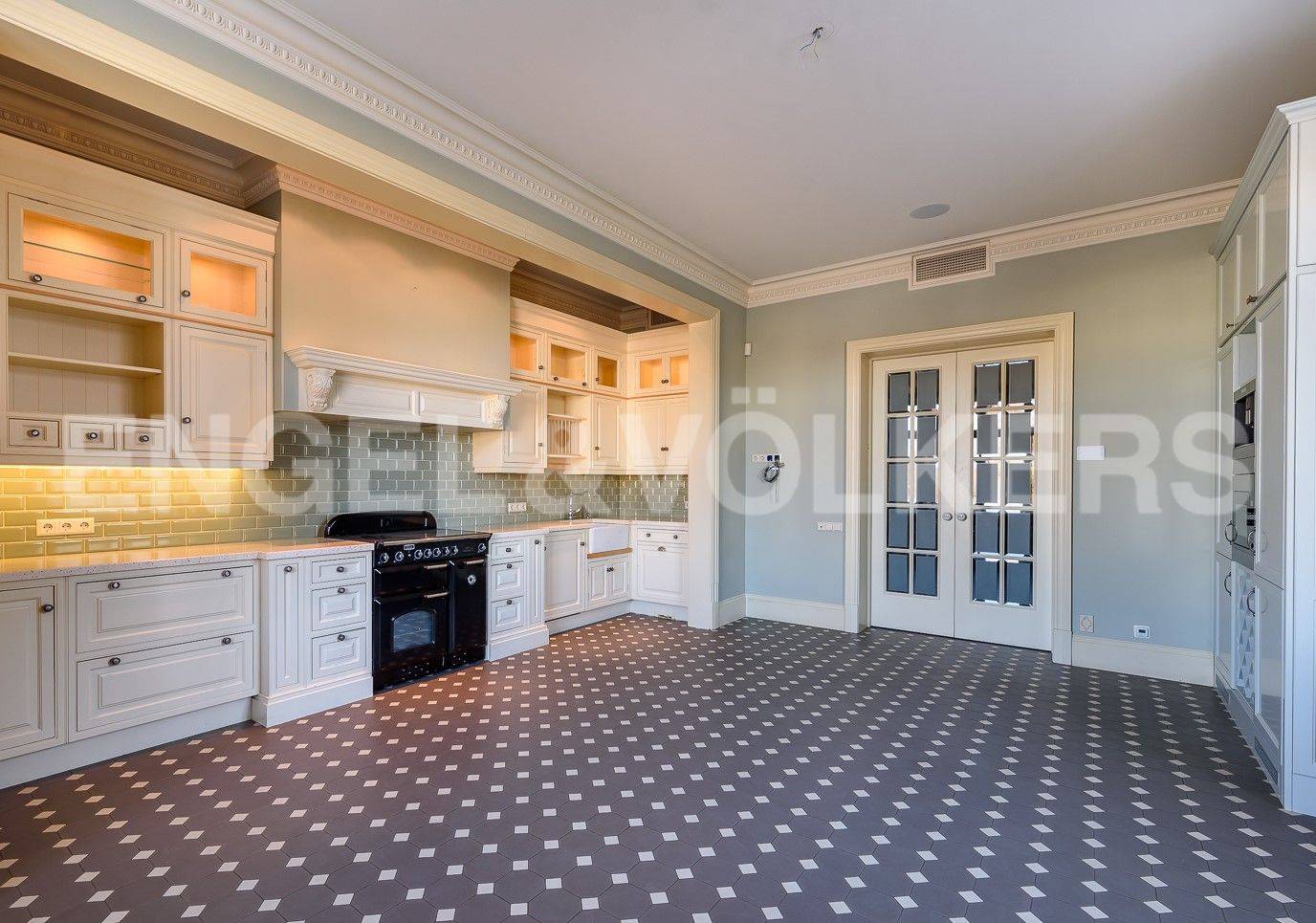 «резиденция на крестовском» - комфортная классика для большой семьи фото 1