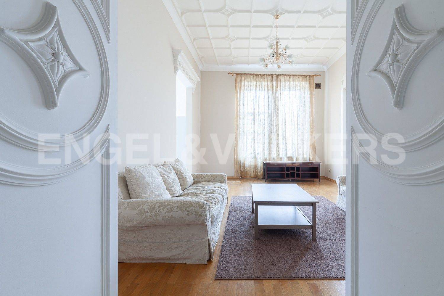 большая конюшенная, 19 - яркое предложение для новых аристократов фото 1