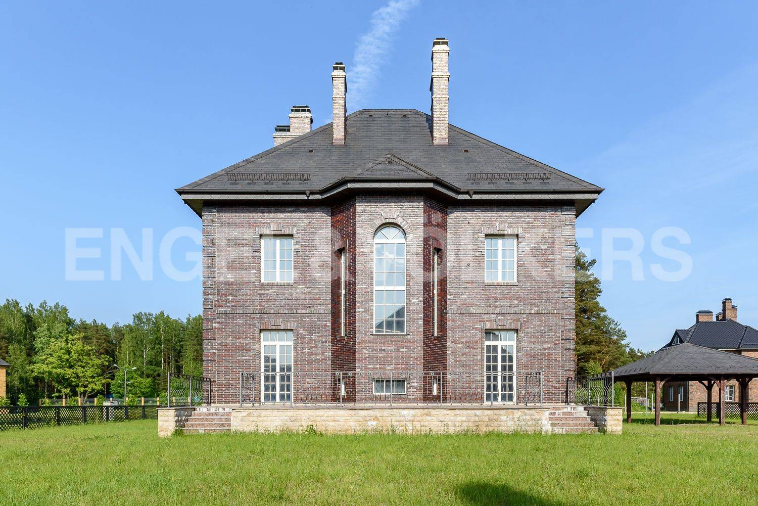 п. уварово – викторианский коттедж в закрытом комплексе фото 1