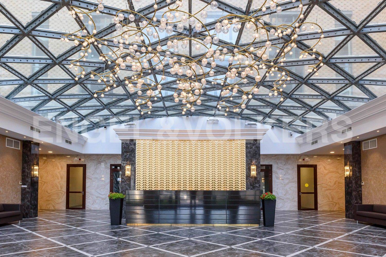 «монополист» - современный дом со строгим дизайном и настроением центра петербурга фото 1