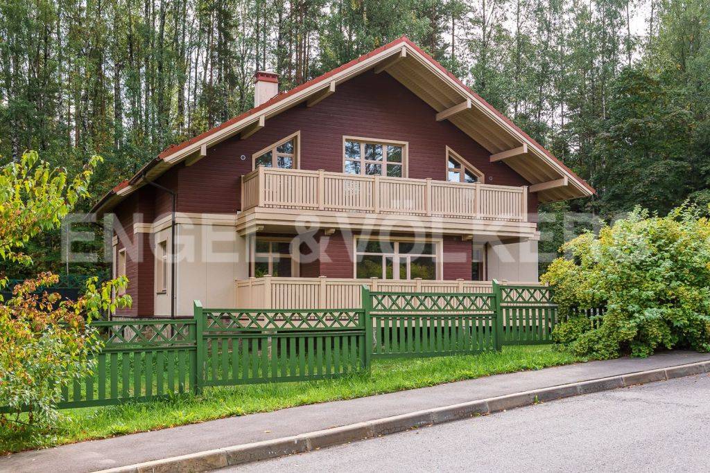 п. воейково – загородный дом в стиле «альпийского шале» в окружении вековых сосен фото 1
