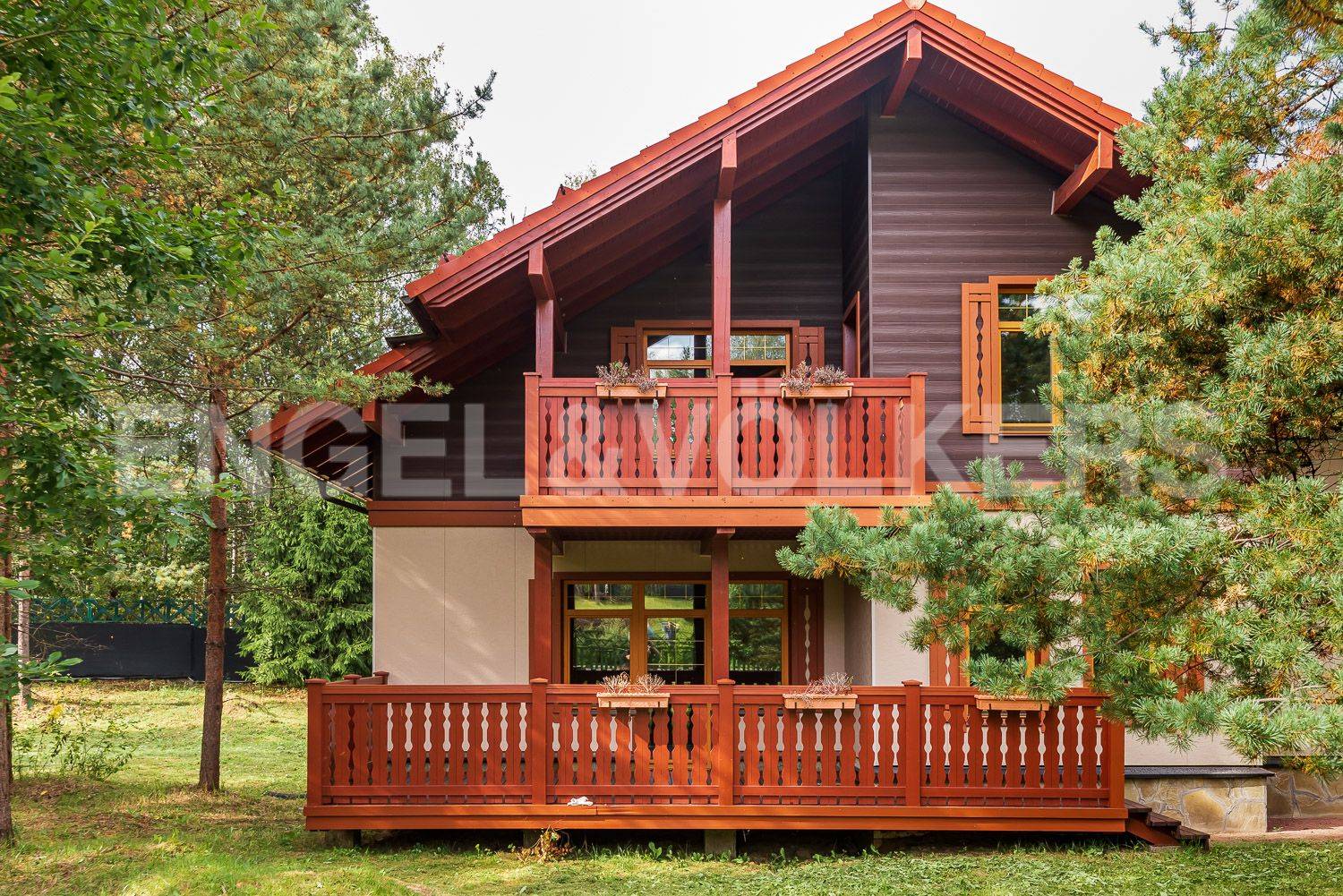 «альпино»  – загородный дом в закрытом посёлке со своим озером фото 1