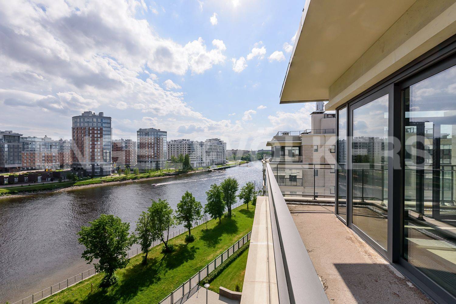 крестовский de luxe – пентхаус с видом на панораму акватории р. м. невки фото 1