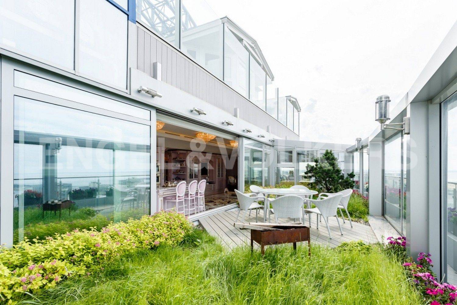 в.о., морская наб.– пентхаус с панорамой акватории финского залива «словно на ладони» фото 1