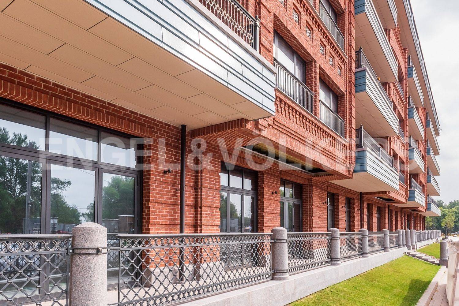 «императорский яхтъ-клуб» - резиденция в закрытом комплексе с просторной террасой фото 1