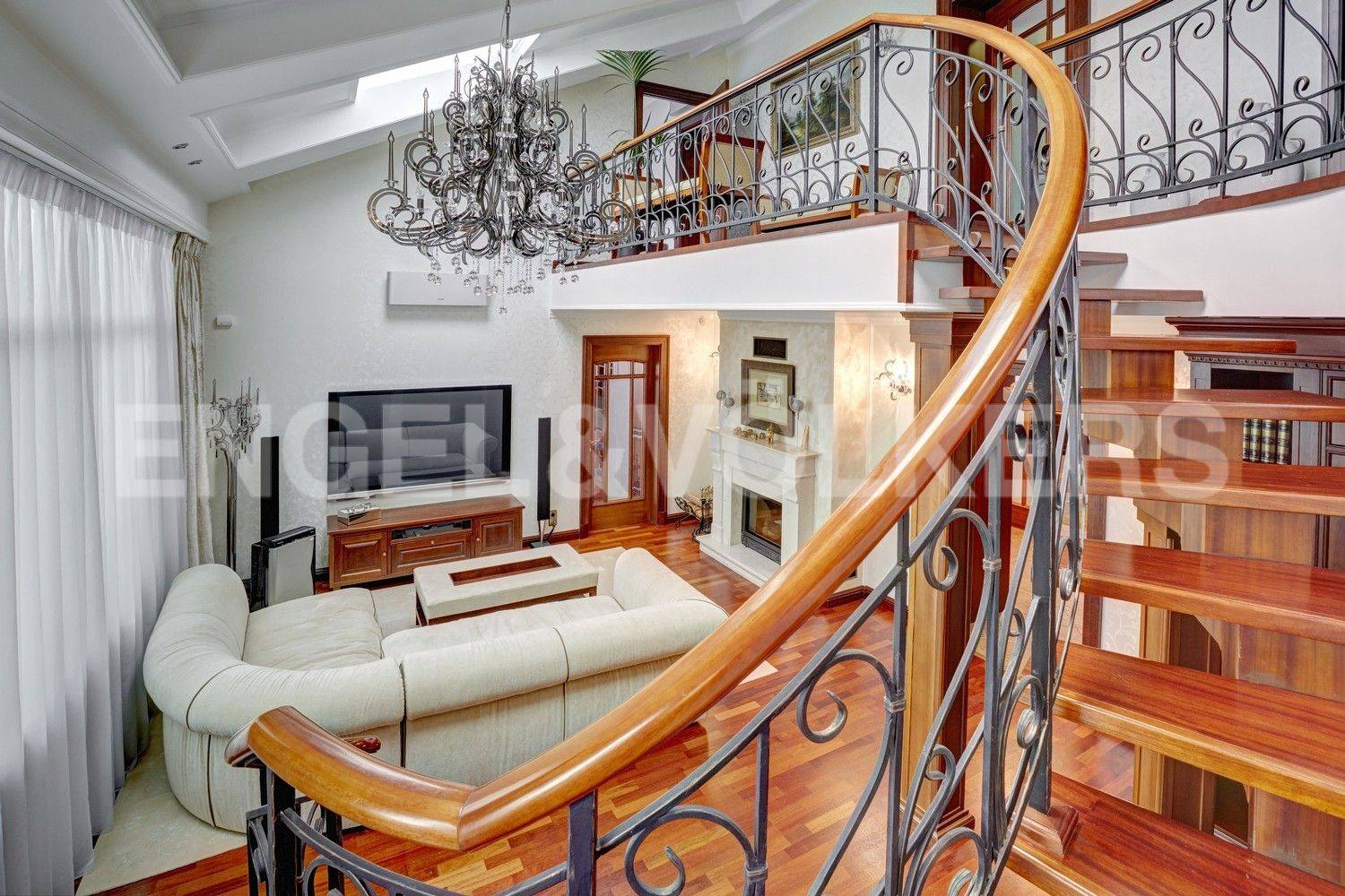 пл. искусств, 5 - изящество классики в «сердце петербурга» фото 1