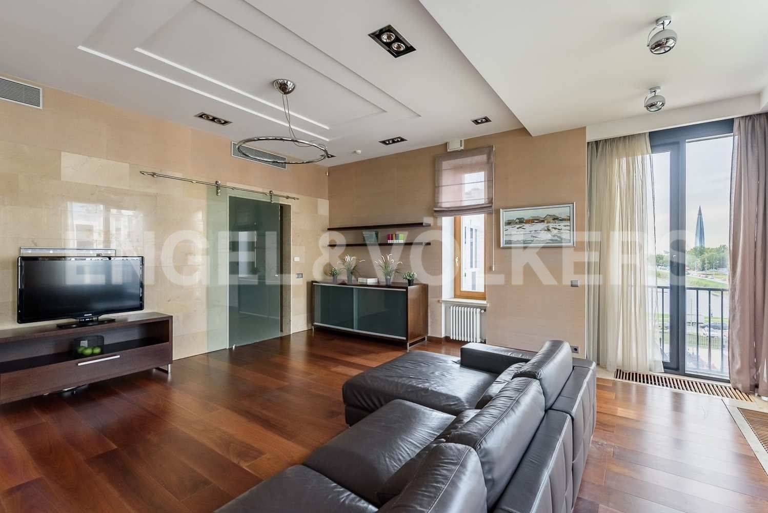 наб. мартынова, 74 – панорамный вид и функциональная планировка фото 1