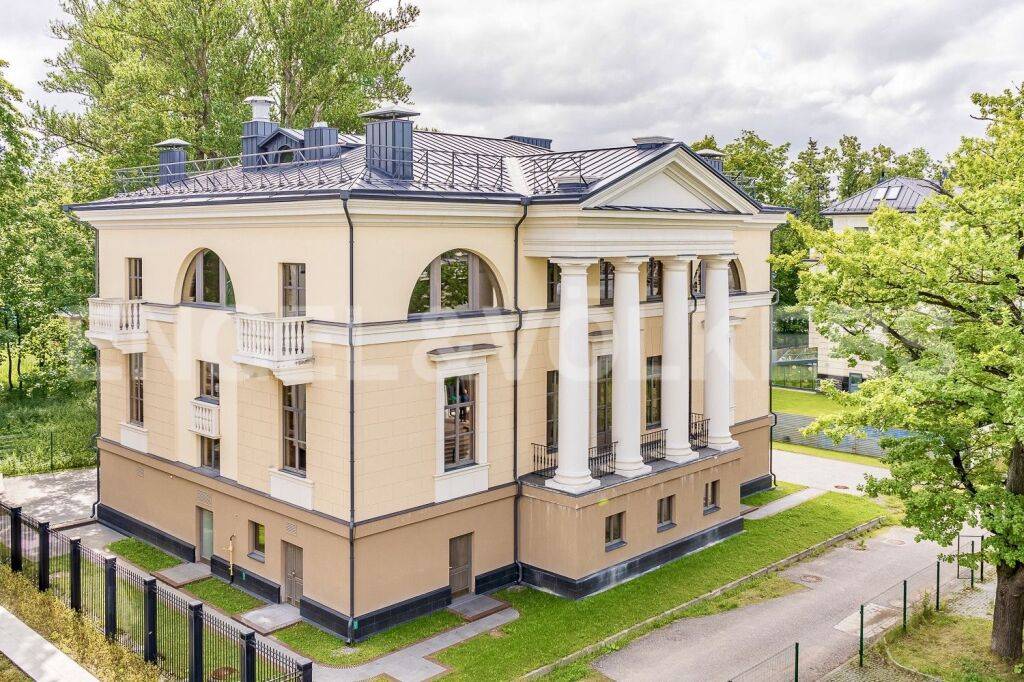 наб. реки крестовки, 3а – свой собственный дом на каменном острове фото 1