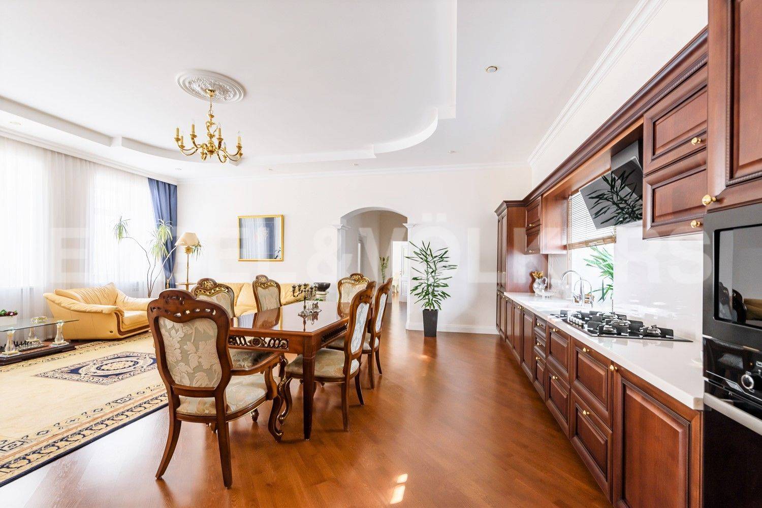 наб. мартынова, 6 – островок истории в окружении современной архитектуры фото 1