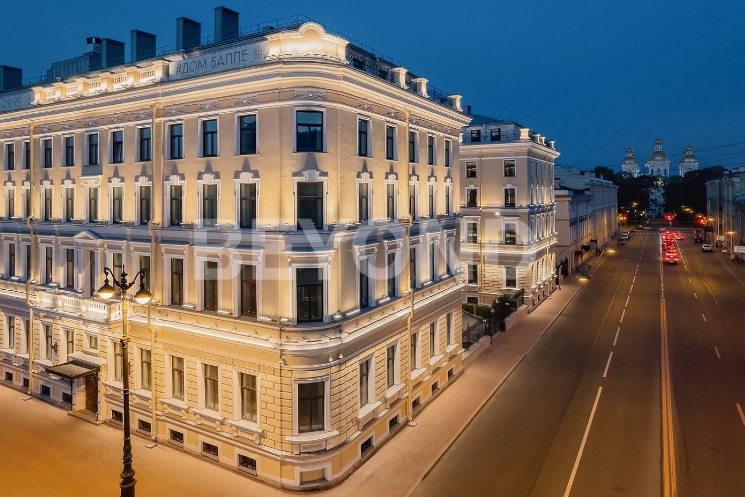 «дом балле» - панорамная резиденция с видом на никольский собор и театральную площадь фото 1