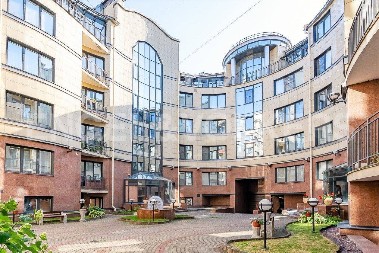 в.о. 8-я линия, 37 – исторический облик современного пространства фото 1