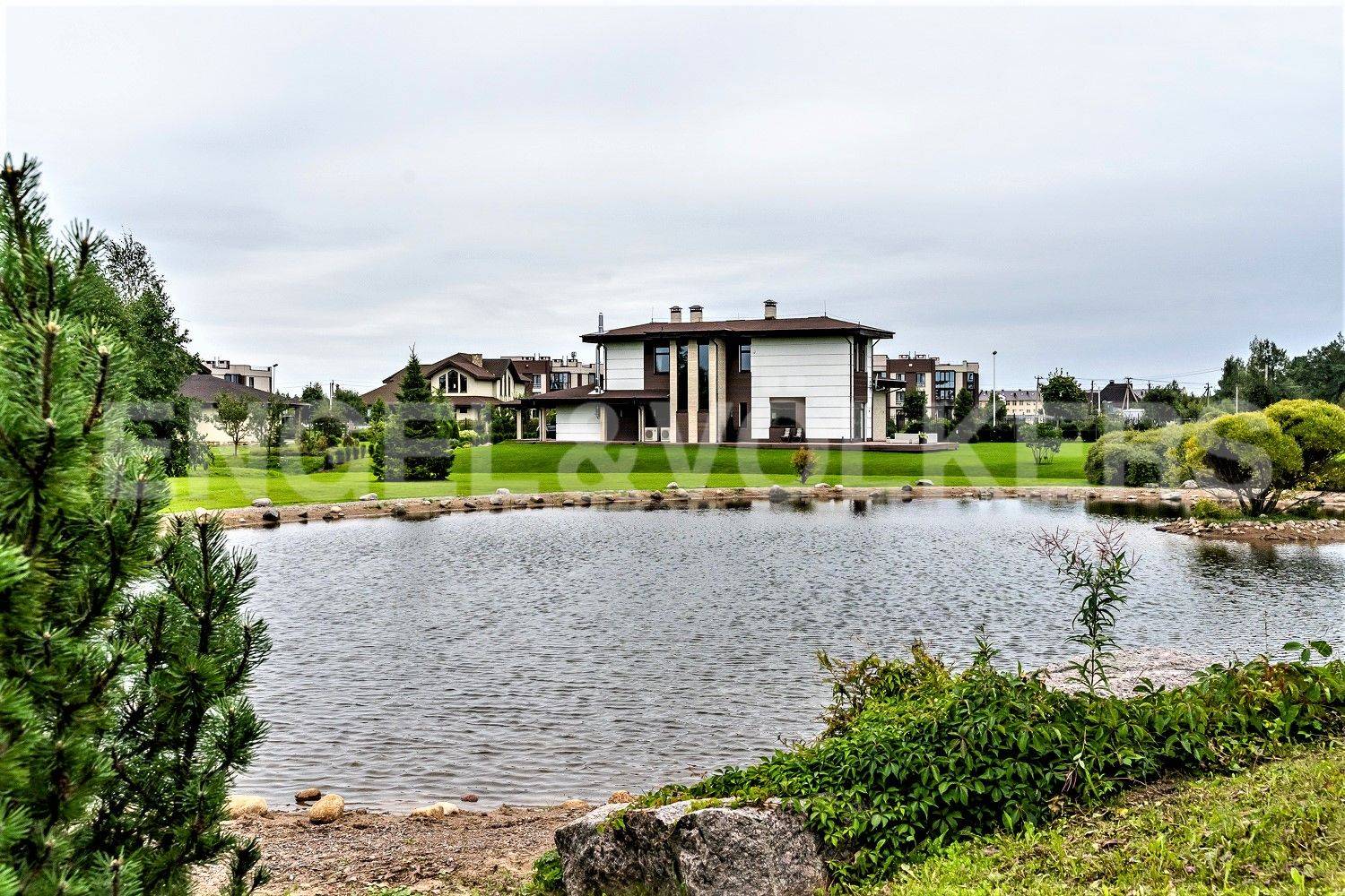 «румболово» – дом у мельничного ручья с видом на пруд фото 1