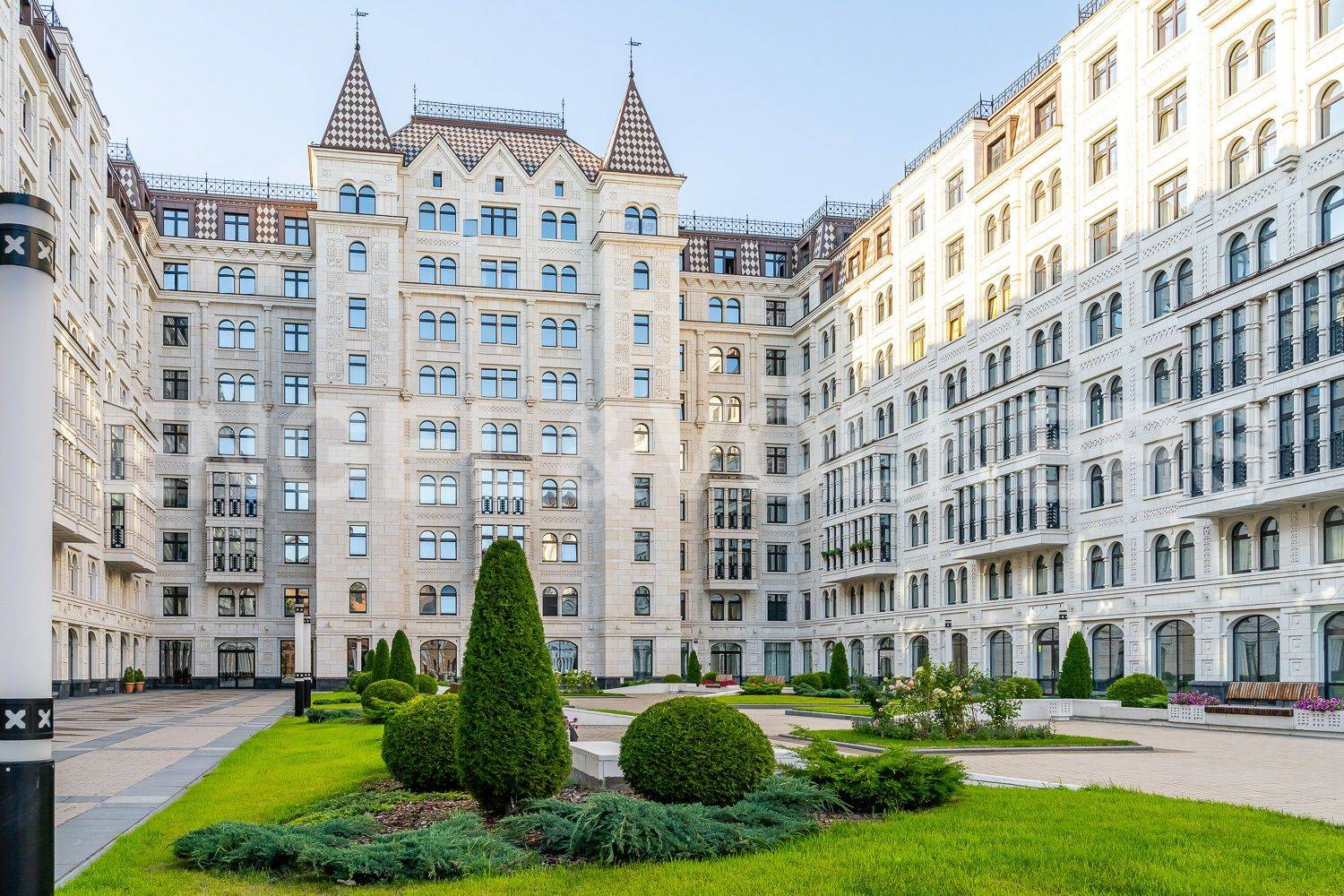 «русский дом» – квартира с четырьмя спальнями и динамичными видами фото 1