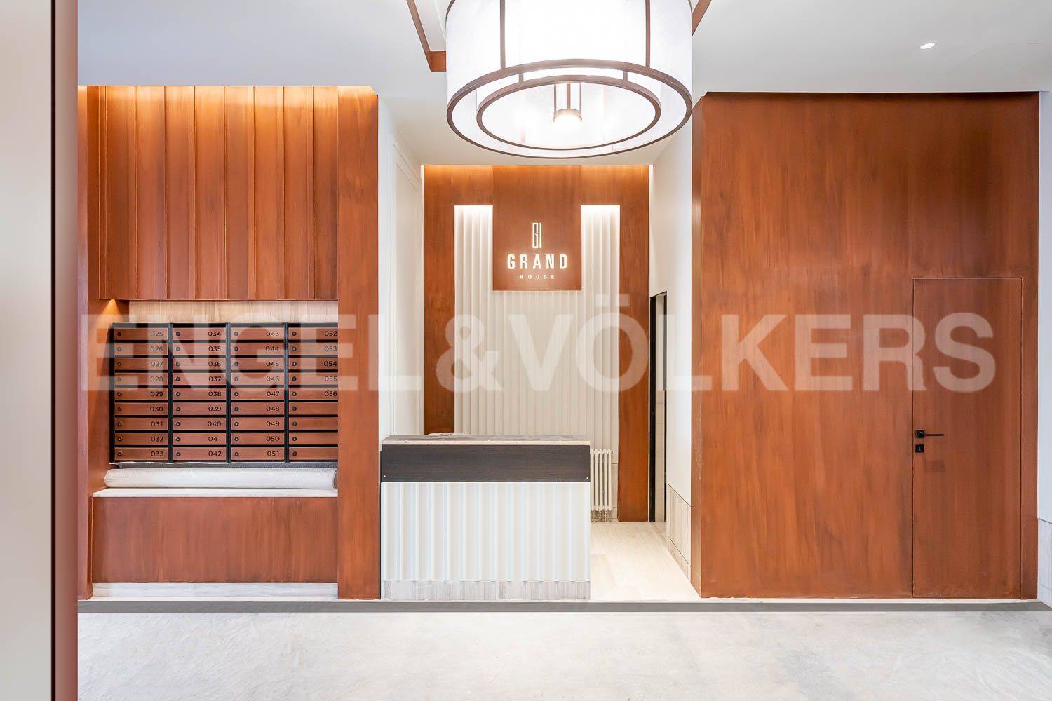 grand house – квартира с видом на александро-невскую лавру фото 1