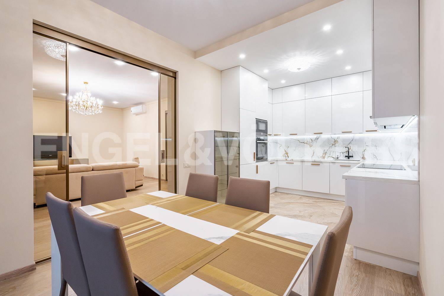 петровский пр., 24 – квартира с видом на воду и абсолютно новым ремонтом фото 1