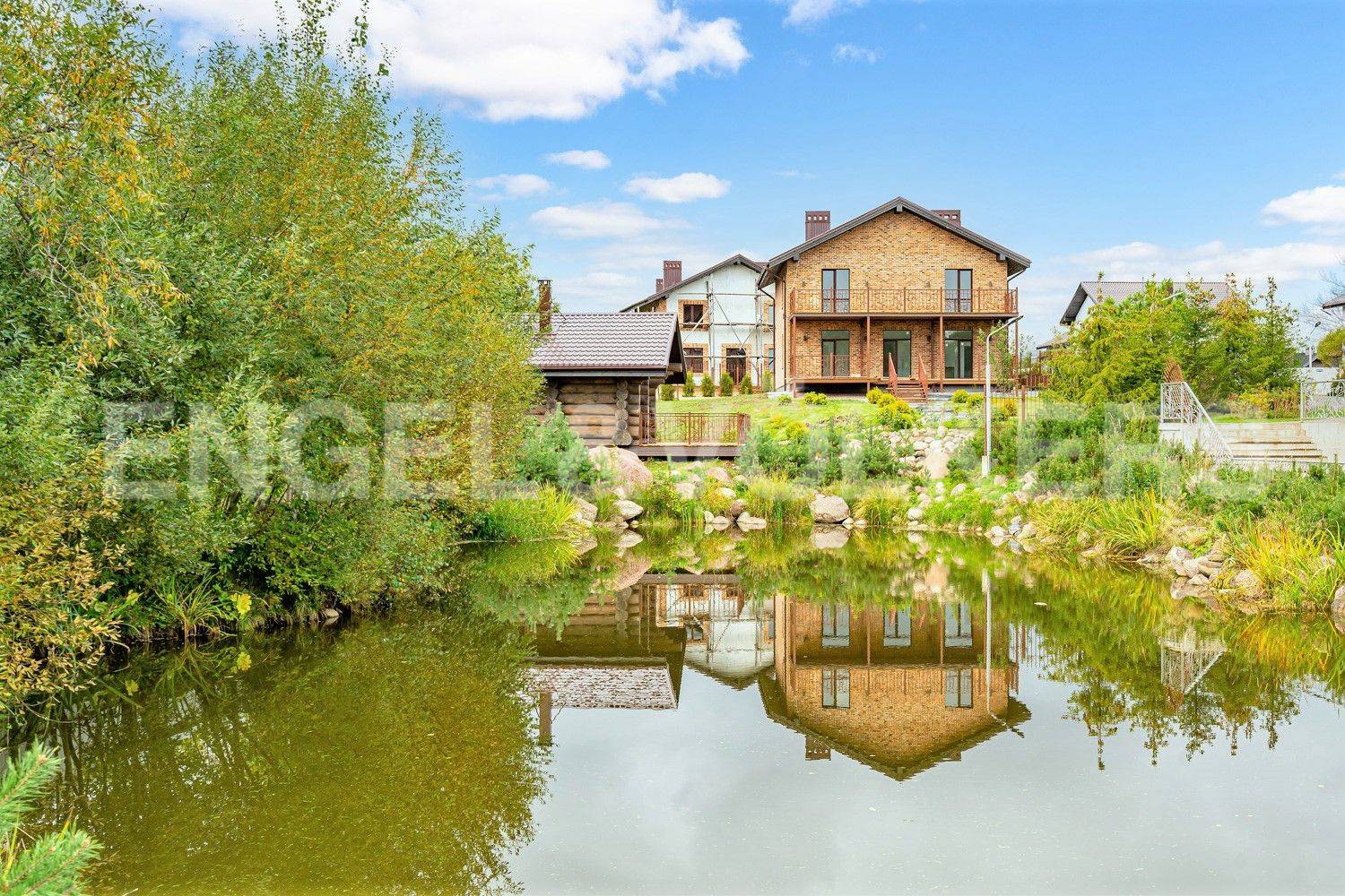 joutselka – новый кирпичный дом с баней у пруда фото 1