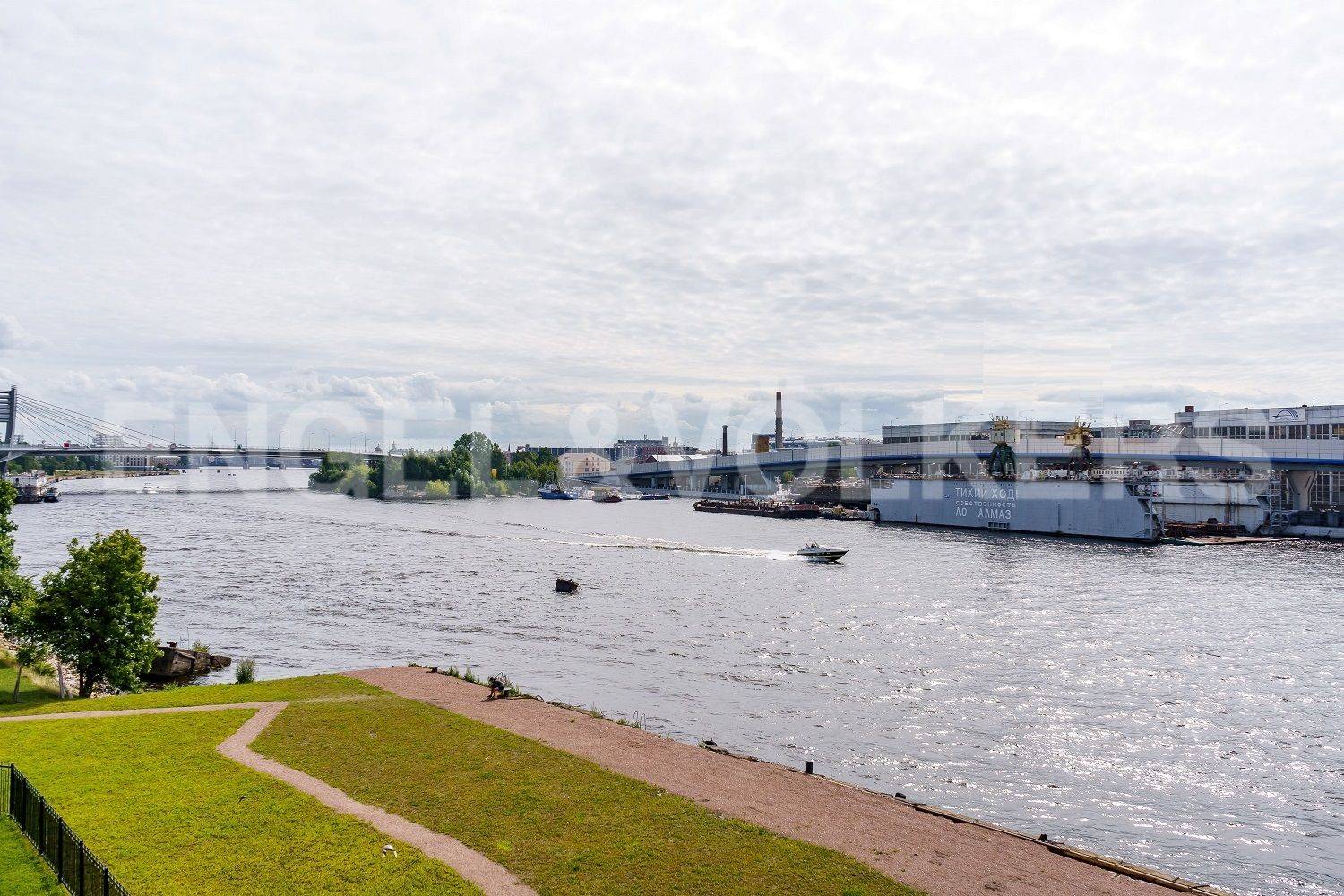 «петровский квартал на воде» – квартира с прямым видом на воду фото 1