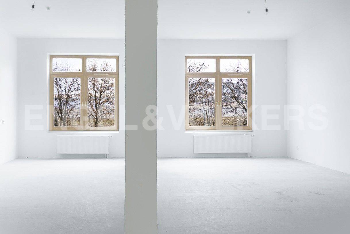 «смольный проспект» – привилегия места с видом на неву и мост петра великого фото 1